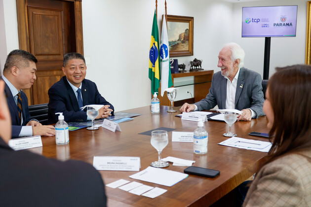 O governador em exercício Darci Piana recebeu no Palácio Iguaçu, uma comitiva da companhia Merchants Port, grupo chinês que controla o Terminal de Contêineres de Paranaguá