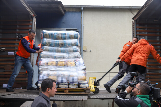 A Defesa Civil do Paraná envia, na manhã desta sexta-feira (20), mais um lote de cestas básicas para os municípios afetados pelas chuvas no Estado. Foto: Geraldo Bubniak/AEN