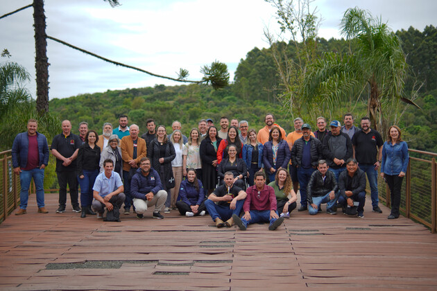 Produtores de diversas cidades do Paraná estiveram reunidos em Prudentópolis em missão técnica