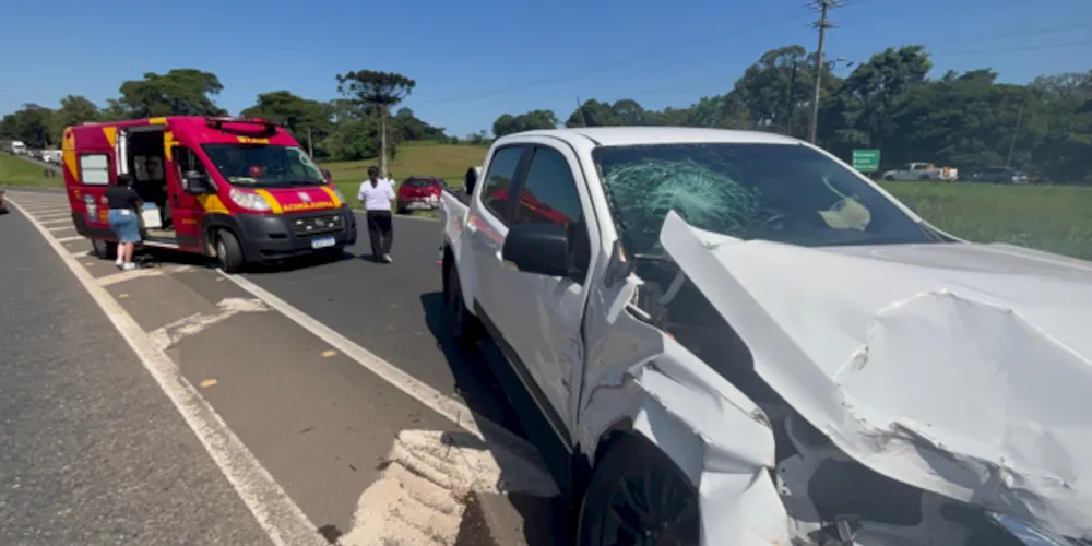 Imagem ilustrativa da imagem Colisão de dois carros na Souza Naves deixa 4 feridos