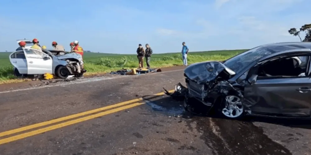 Três pessoas morreram na colisão e outras quatro ficaram feridas