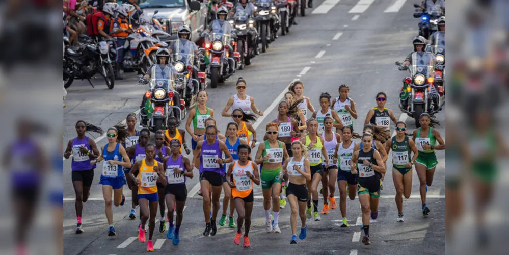 Prova feminina teve largada pouco antes das 8 horas da manhã