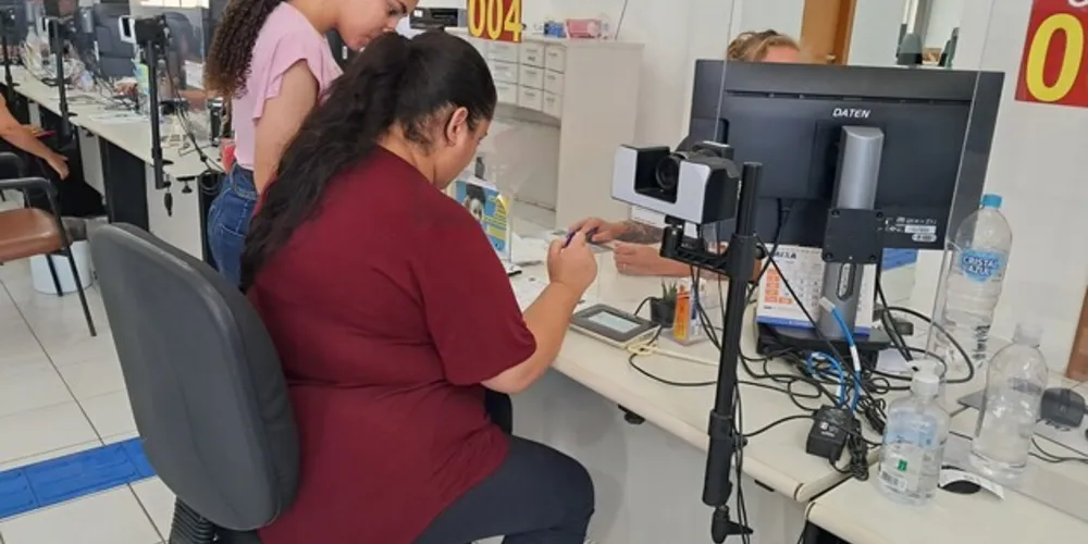 Filas se formam no TRE para quem deixou para última hora