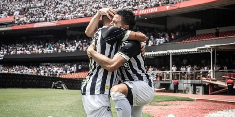 O gol da equipe do ABC Paulista foi marcado contra pelo goleiro do Santos João Paulo aos 24 minutos