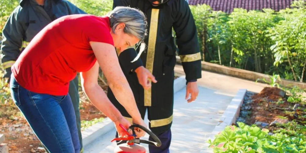 53 chamados de emergência foram relacionados a situação de controle de fogo