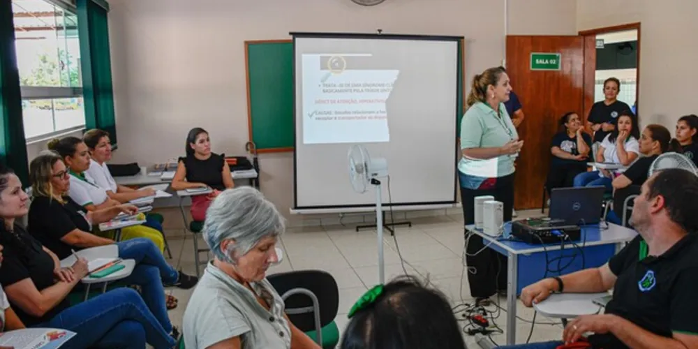 A formação também contou com a participação de especialistas na área de educação