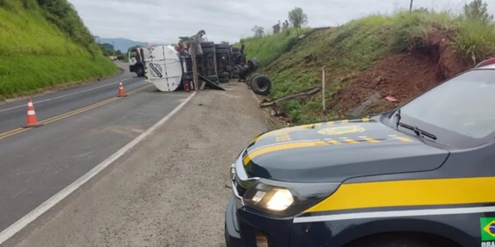 BR-277 está bloqueada nos dois sentidos, em Prudentópolis
