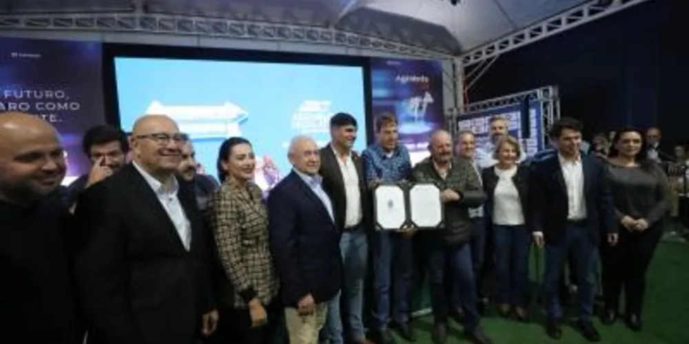 Na oportunidade, também foram expostas solicitações individuais de cada um dos 19 municípios que compõem a Associação.