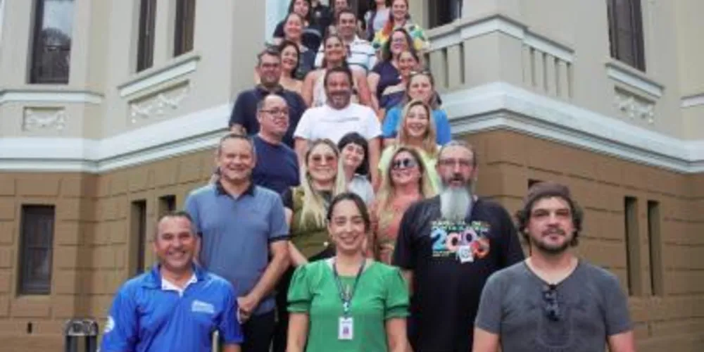 O encontro realizado na Mansão Villa Hilda, em Ponta Grossa, reuniu secretários municipais, diretores e outros representantes