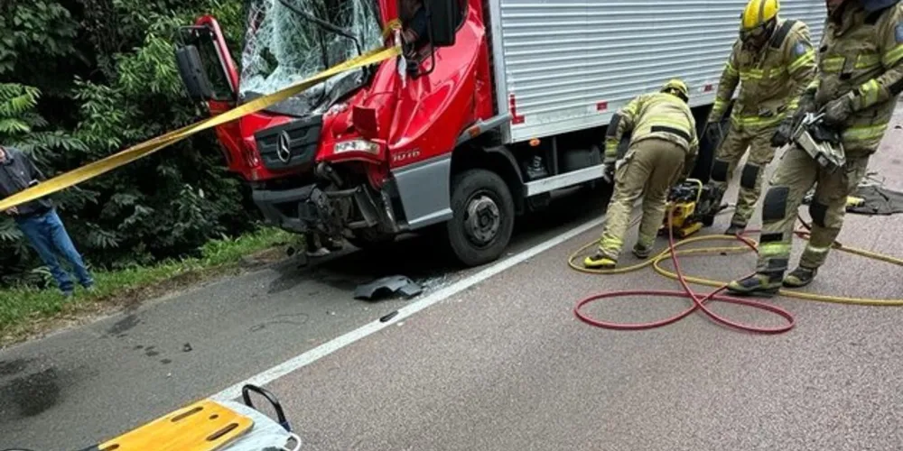 Vítima precisou ser desencarcerada pelo Corpo de Bombeiros