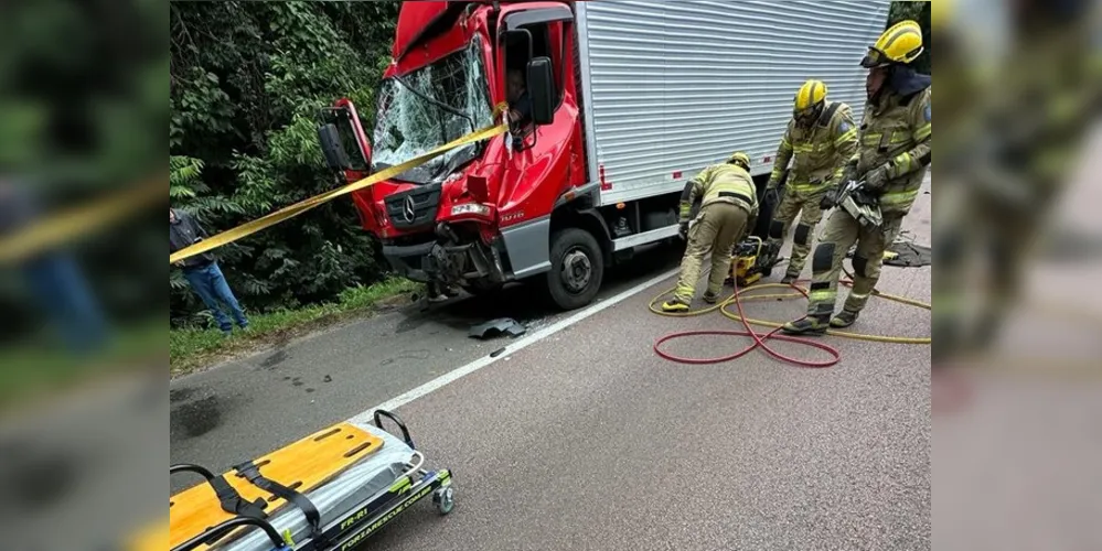 Vítima precisou ser desencarcerada pelo Corpo de Bombeiros