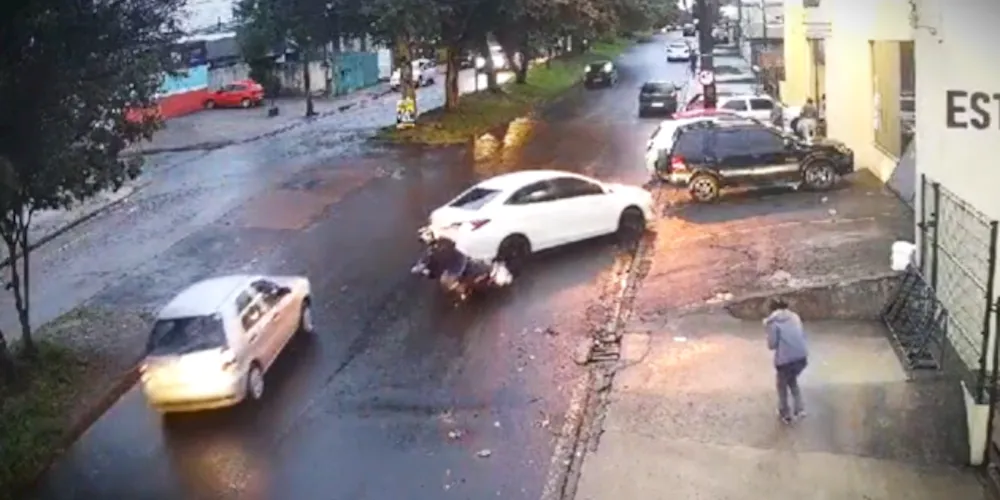Imagens de segurança mostram a dinâmica do acidente