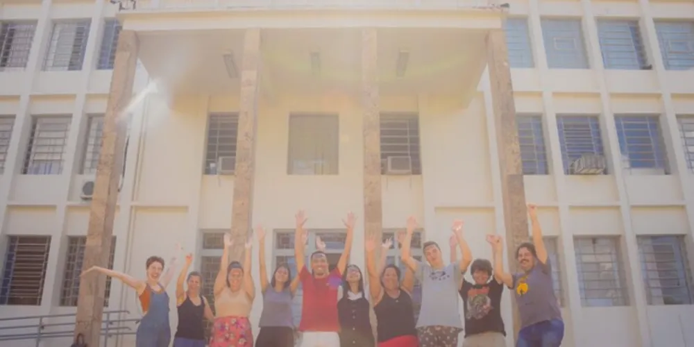 O Cursinho Popular iniciou as aulas em 04 de setembro deste ano, com disciplinas de Língua Portuguesa, Literatura, Redação, História e Geografia.