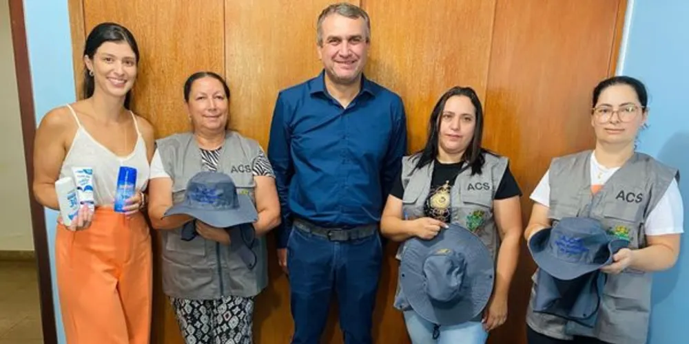 Os profissionais receberam chapéus, coletes, protetores faciais e corporais e repelente
