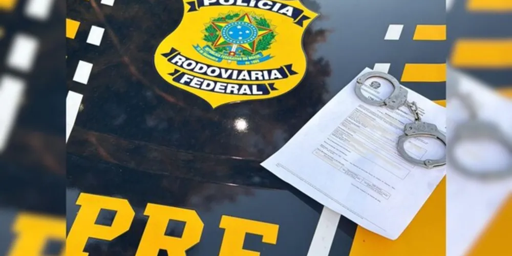 O mandado foi expedido pelo Tribunal de Justiça de Santa Catarina em outubro de 2023.