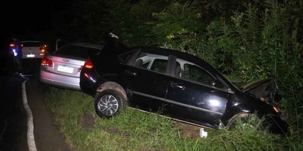 Acidente aconteceu nesta madrugada de sábado (23)