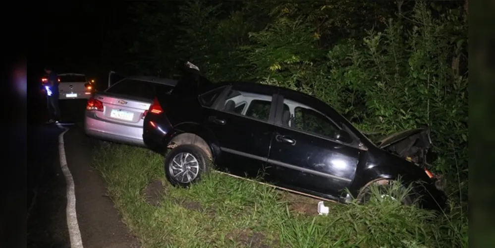 Acidente aconteceu nesta madrugada de sábado (23)