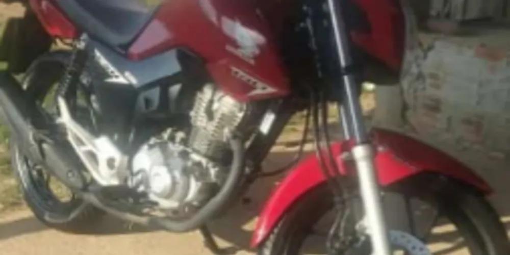 Qualquer informação sobre a possível localização da motocicleta deve ser repassada à Polícia Militar de Ponta Grossa