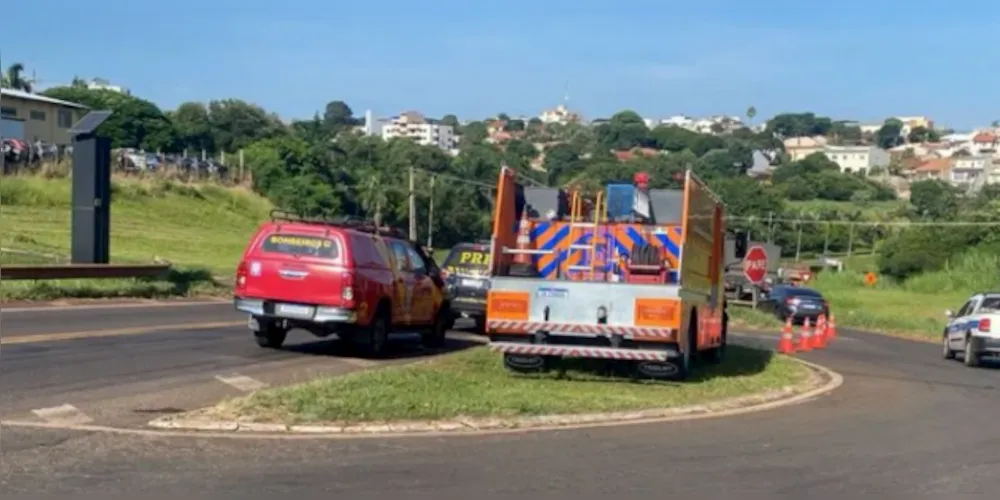 Motociclista foi atingido ao atravessar a pista