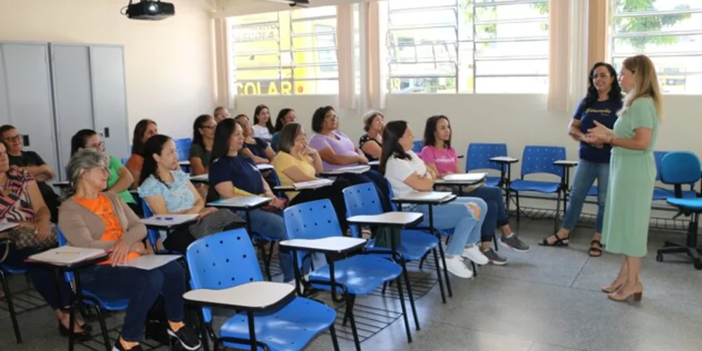 A volta às aulas ocorre nesta segunda-feira (5), simultaneamente nas áreas urbana e rural do município
