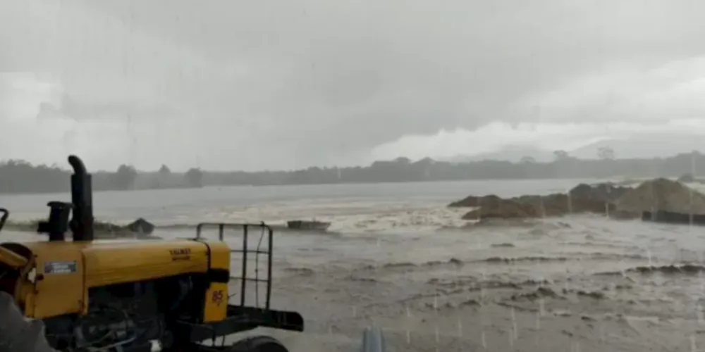 Trabalhos de buscas foram interrompidos por volta das 17h