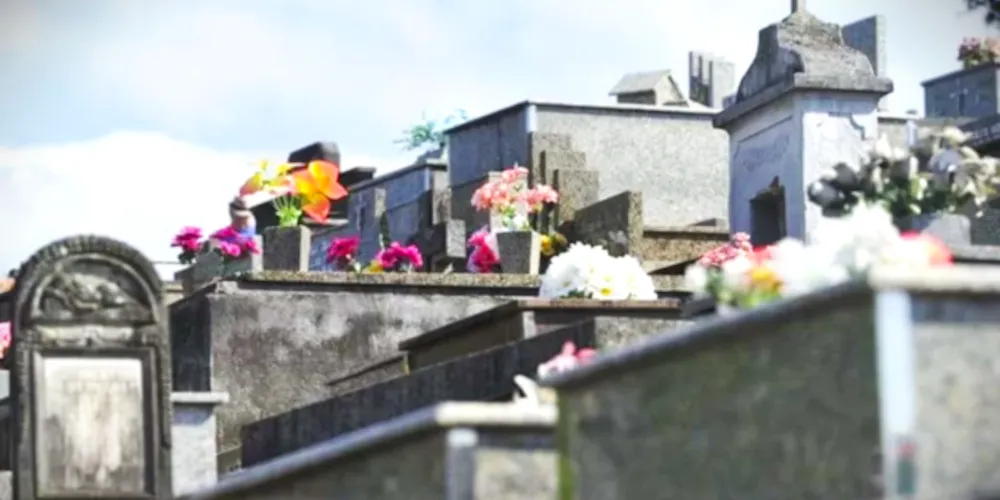 Casal de suspeitos realizou o suposto ritual num cemitério