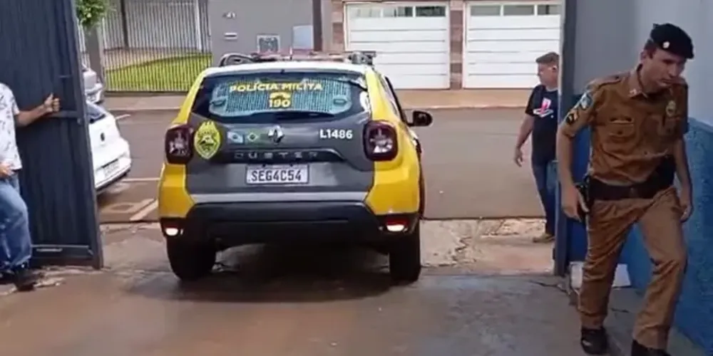 Criança teve ferimentos graves no rosto e nos olhos e precisou ser internada.