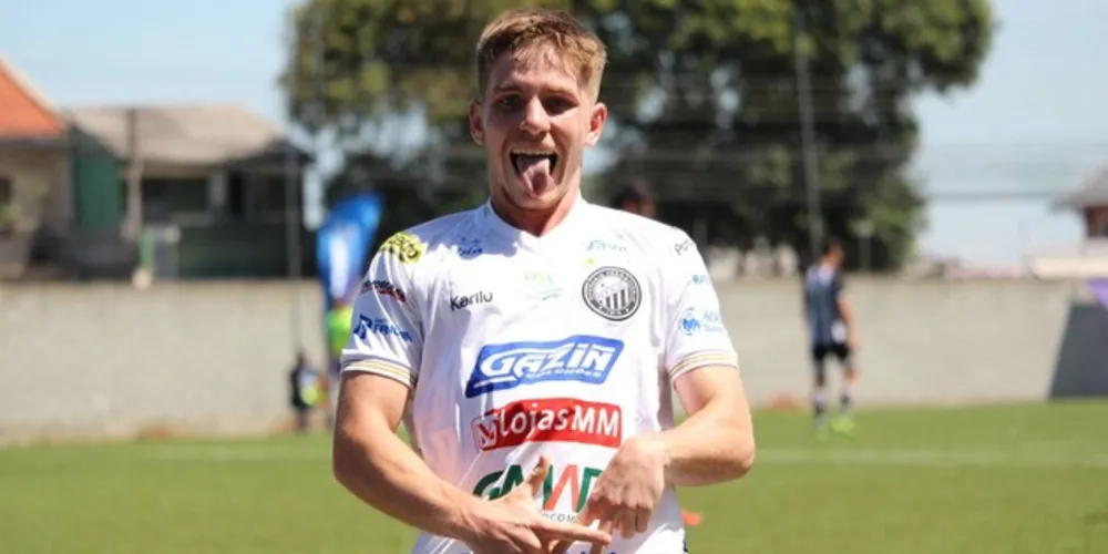 Dudu Mosconi comemora gol marcado na BG Cup