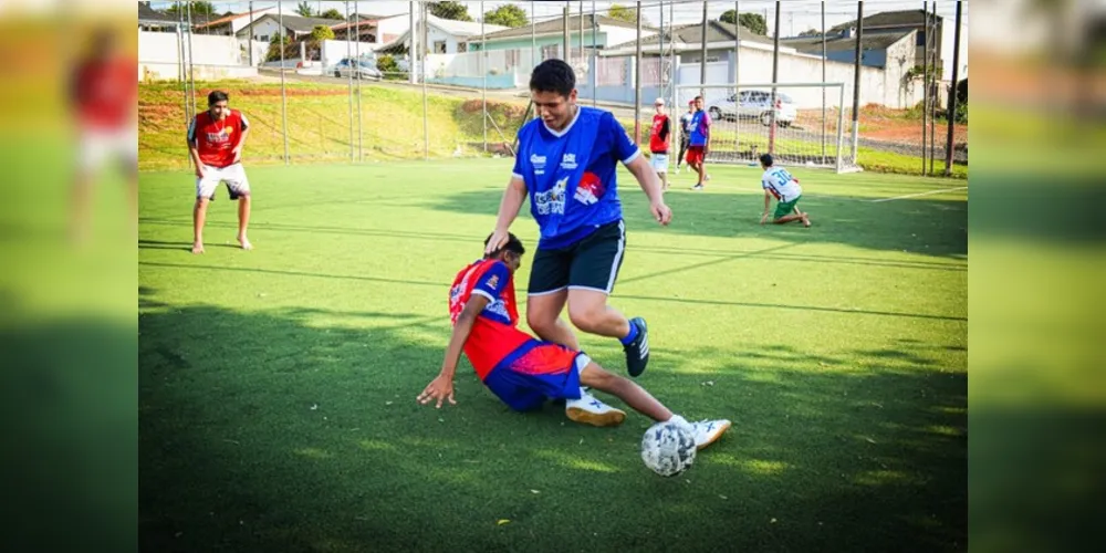 Os confrontos vão ocorrer sempre nos fins de semana nos campos de futebol society instalados nos bairros pela Prefeitura