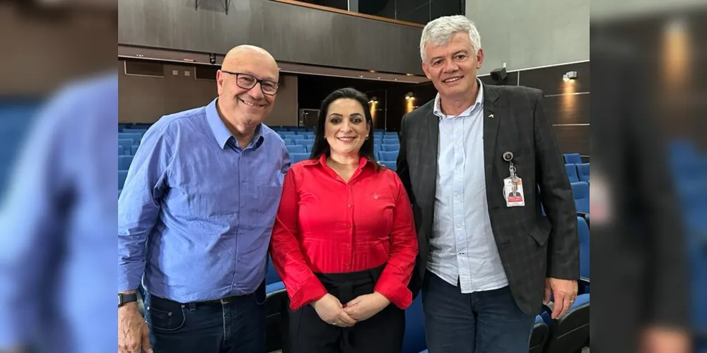 Luiz Cláudio Romanelli, Elisangela Pedroso e Carlos Carboni, diretor de coordenação da Itaipu