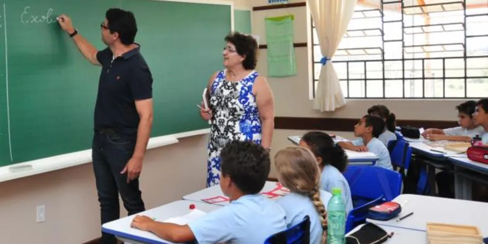 A nova lei estabelece medidas para garantir o acesso da comunidade escolar à atenção psicossocial.