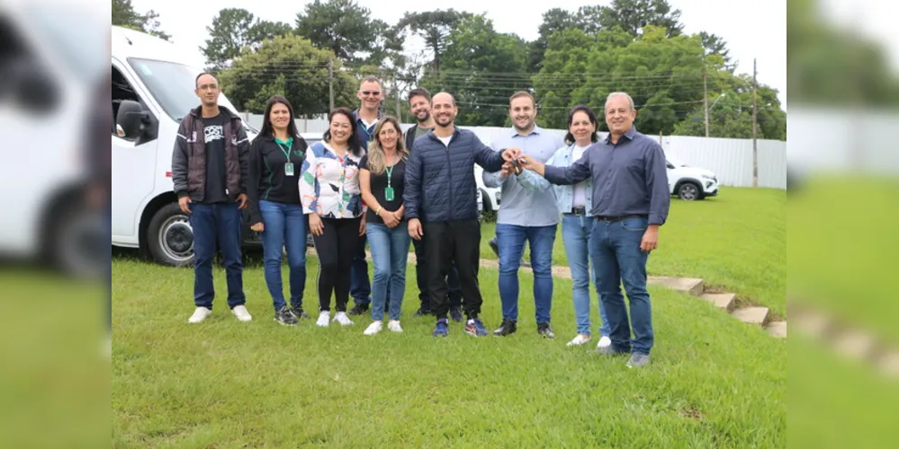 Os veículos foram adquiridos com recursos da Secretaria Estadual de Saúde, liberados com intervenção do deputado Moacyr Fadel