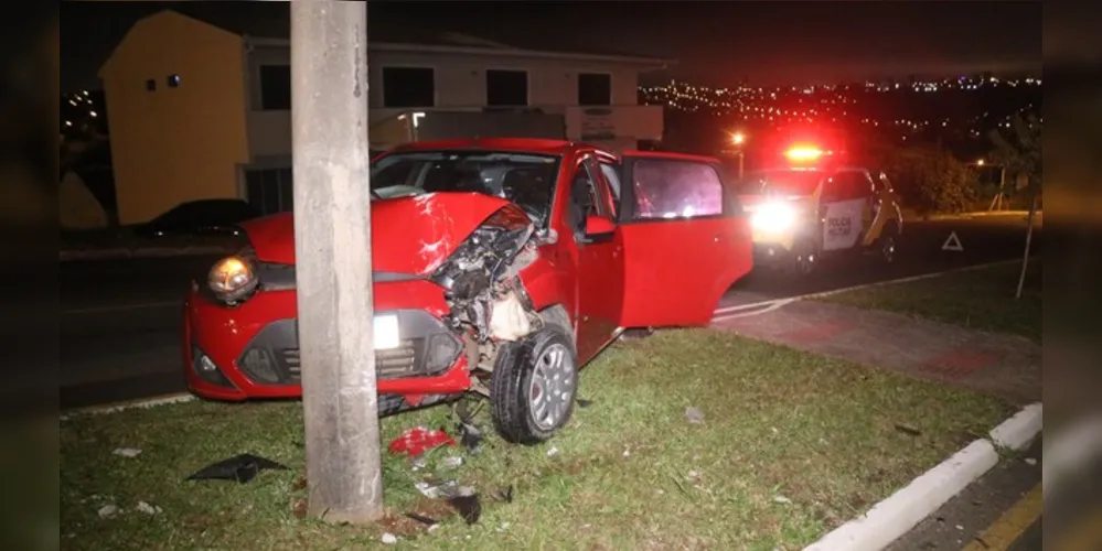 Acidente aconteceu na madrugada deste sábado (20)