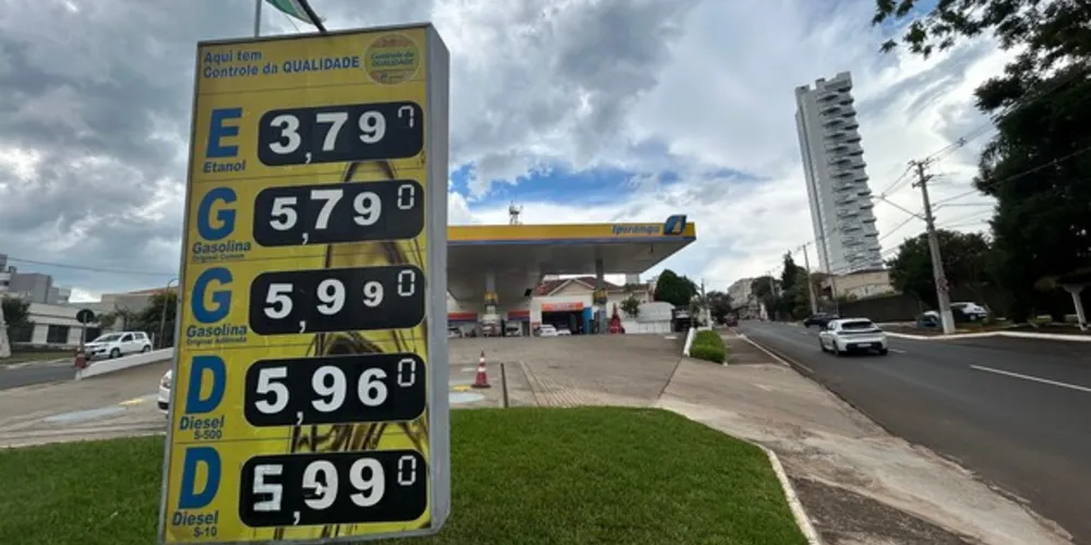 Aplicativo do 'Menor Preço' mostra que valor médio da gasolina está em R$ 5,79
