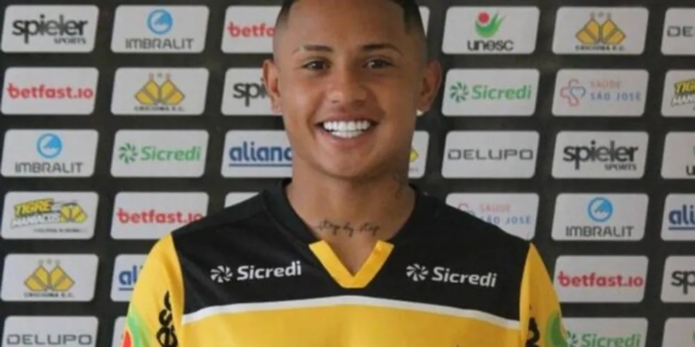 Guilherme Azevedo, tem 22 e soma passagens por clubes como o Criciúma, Coritiba e Grêmio.