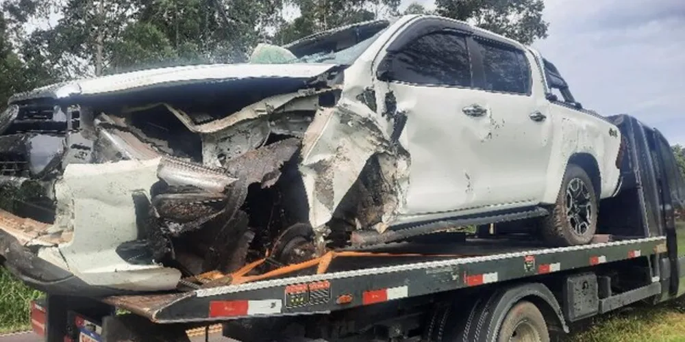 Após o acidente, veículo foi recolhido por um guincho acionado para o local