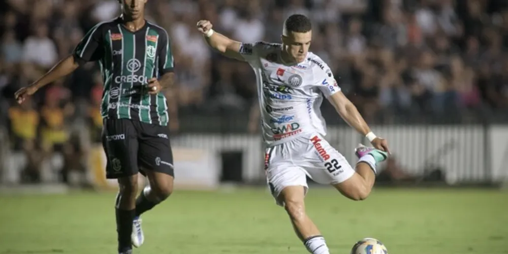 Além do 1 a 0 para o Maringá, o Operário enfrentou a expulsão de Willian Machado.