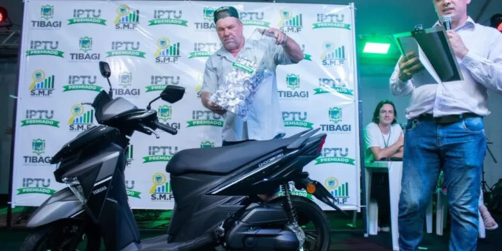 O sorteio aconteceu no último dia de festividades de Natal no município no final do ano passado.