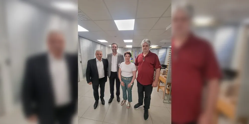 Visita da comitiva de Irati a Enio Verri aconteceu na manhã desta terça-feira (19)