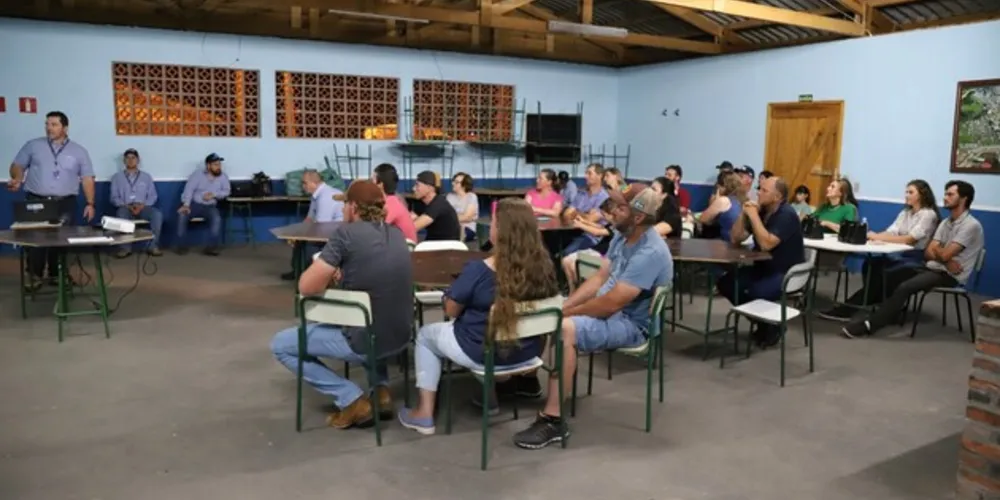 Durante a reunião, os técnicos da Castrolanda apresentaram o balanço e resultados na região em 2023