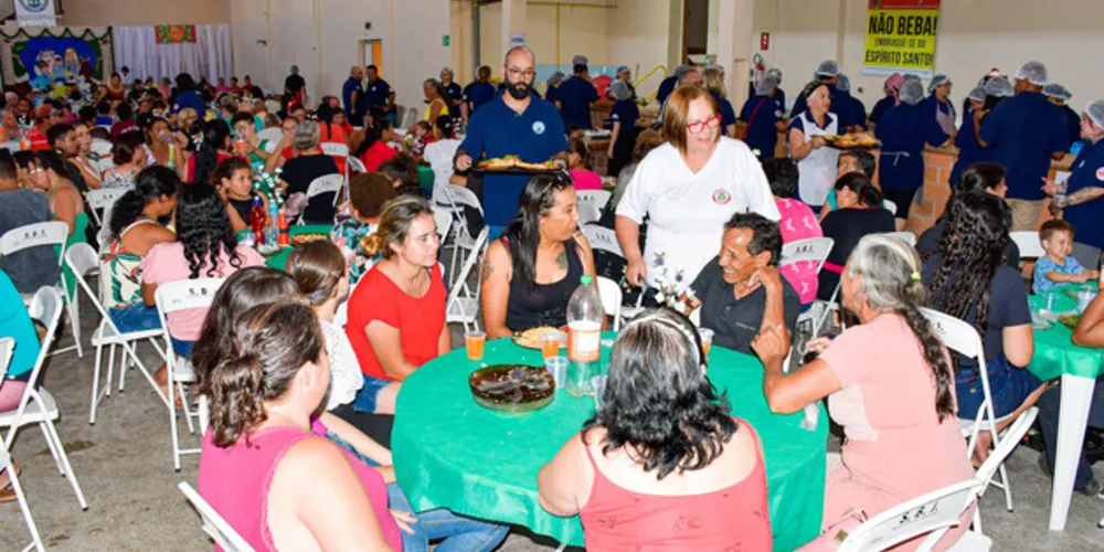 Prefeita Alcione Lemos esteve com as famílias no evento