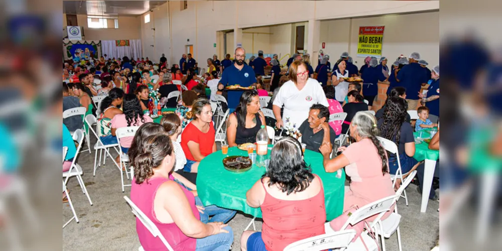 Prefeita Alcione Lemos esteve com as famílias no evento