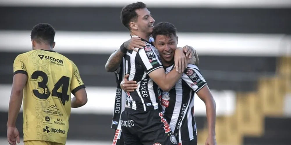 Neto Paraíba foi o autor do segundo gol da partida