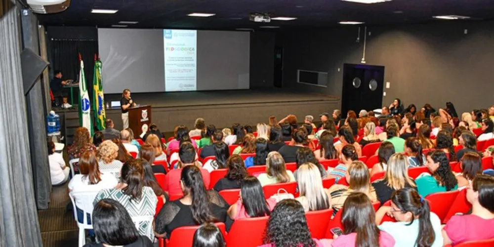 Mais de 300 pessoas participaram do evento