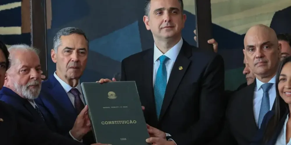 O evento Democracia Inabalada teve, além de Lula, a presença dos presidentes do Congresso Nacional, Rodrigo Pacheco (PSD-MG), e do Supremo Tribunal Federal (STF), Luís Roberto Barroso.