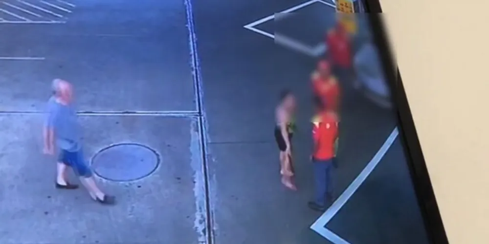 A tensão aumentou quando a cliente afirmou que o valor correto do abastecimento seria de R$ 80, ao invés dos R$ 100