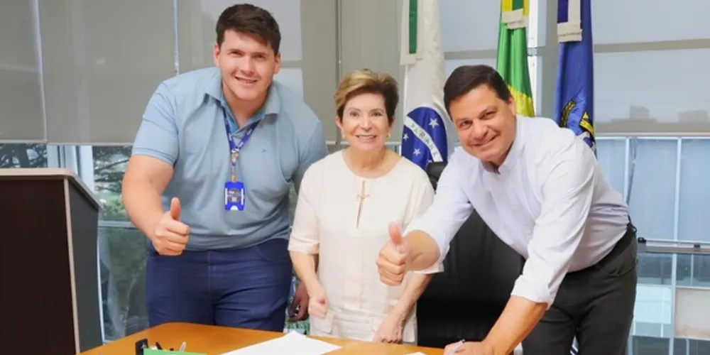 Lideranças políticas assinaram a ordem de serviço nesta quinta-feira (15)