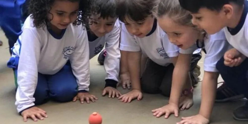 As bolsas de estudos incluem mensalidade gratuita, alimentação, material escolar e uniforme