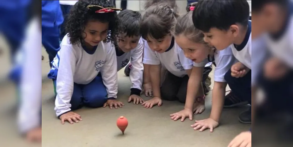 As bolsas de estudos incluem mensalidade gratuita, alimentação, material escolar e uniforme