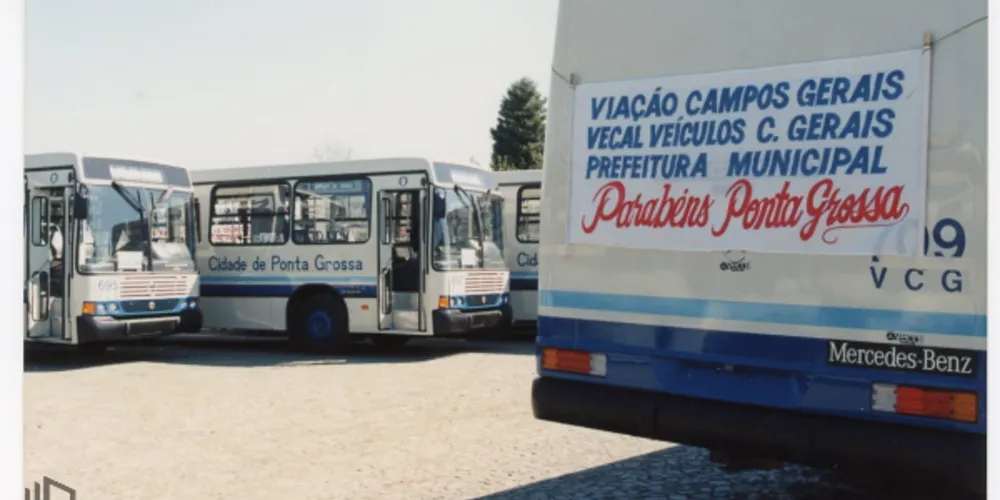 As fotografias contam além da história do transporte coletivo da cidade.